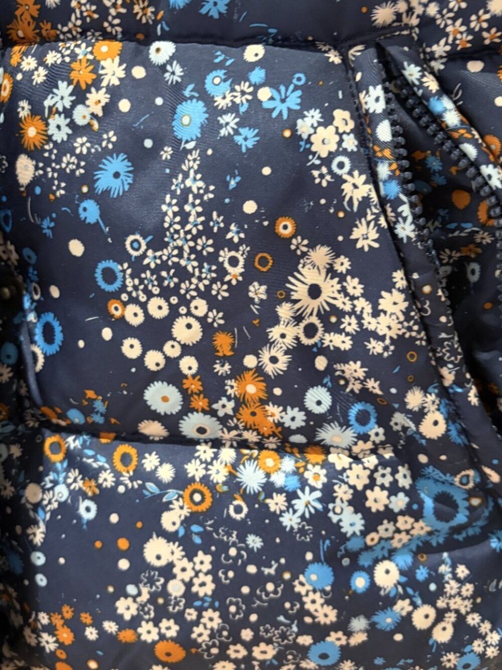 Gap Floral Upcycled Primaloft Midweight Puffer Size Large Blue Hooded - Picture 9 of 10